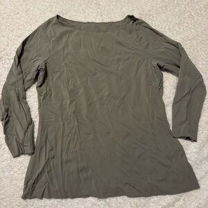 Nike Women's 3/4 Sleeve Olive Top